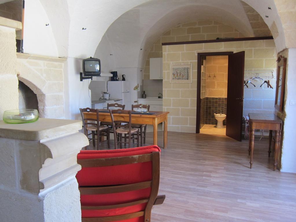 Hotel Masseria Coccioli Казалабате Стая снимка